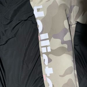 Large hollister pullover hoodie